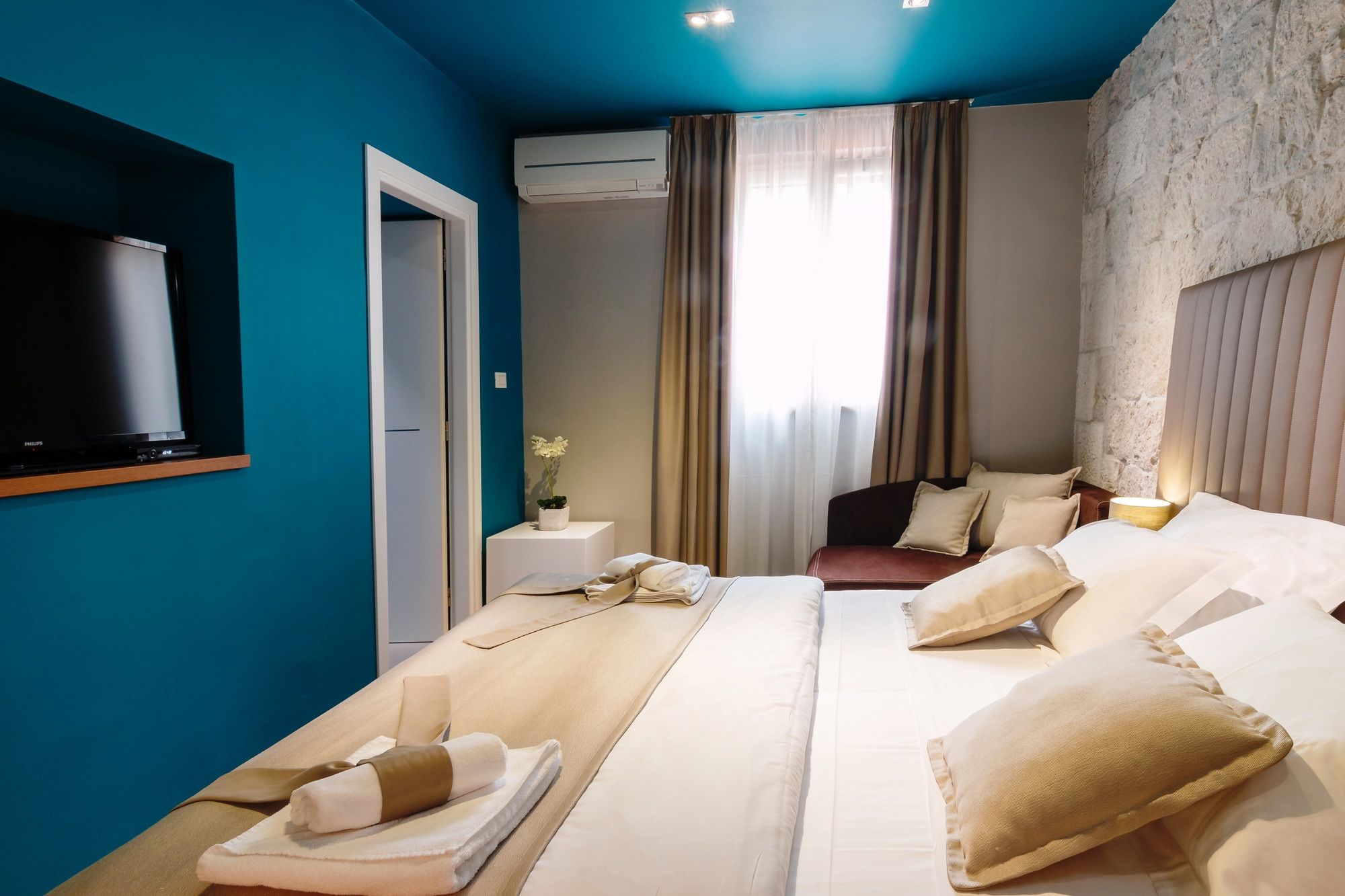 Фото Riva Luxury Rooms