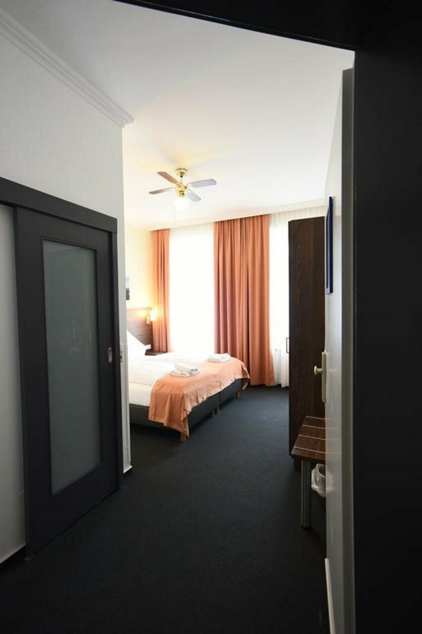 Фото Metro Hotel Frankfurt City by Trip Inn