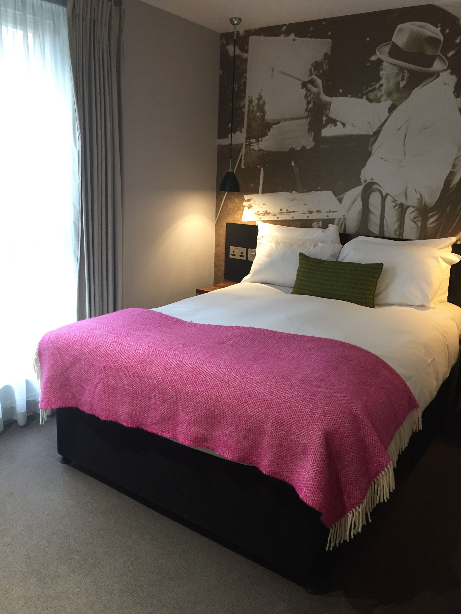 Фото The Churchill Hotel