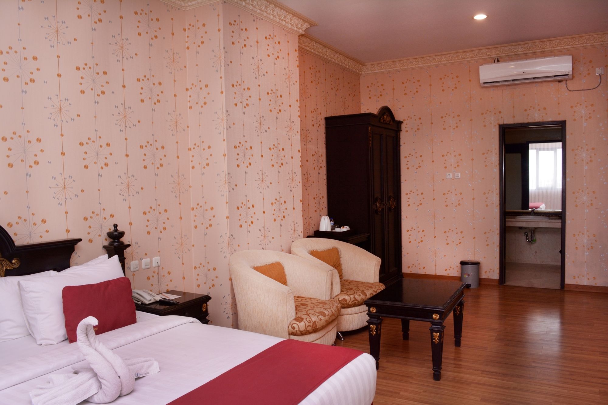 Фото Quds Royal Hotel