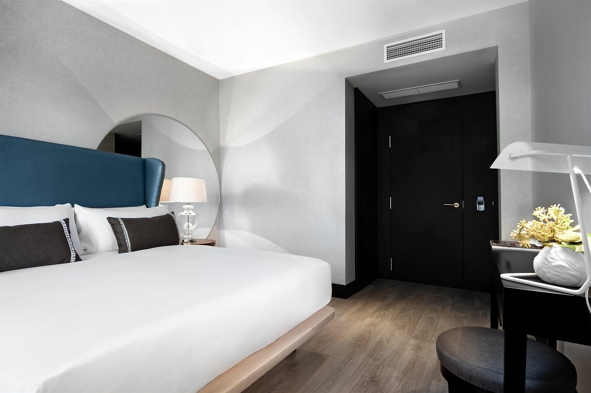 Фото One Shot Luchana 22