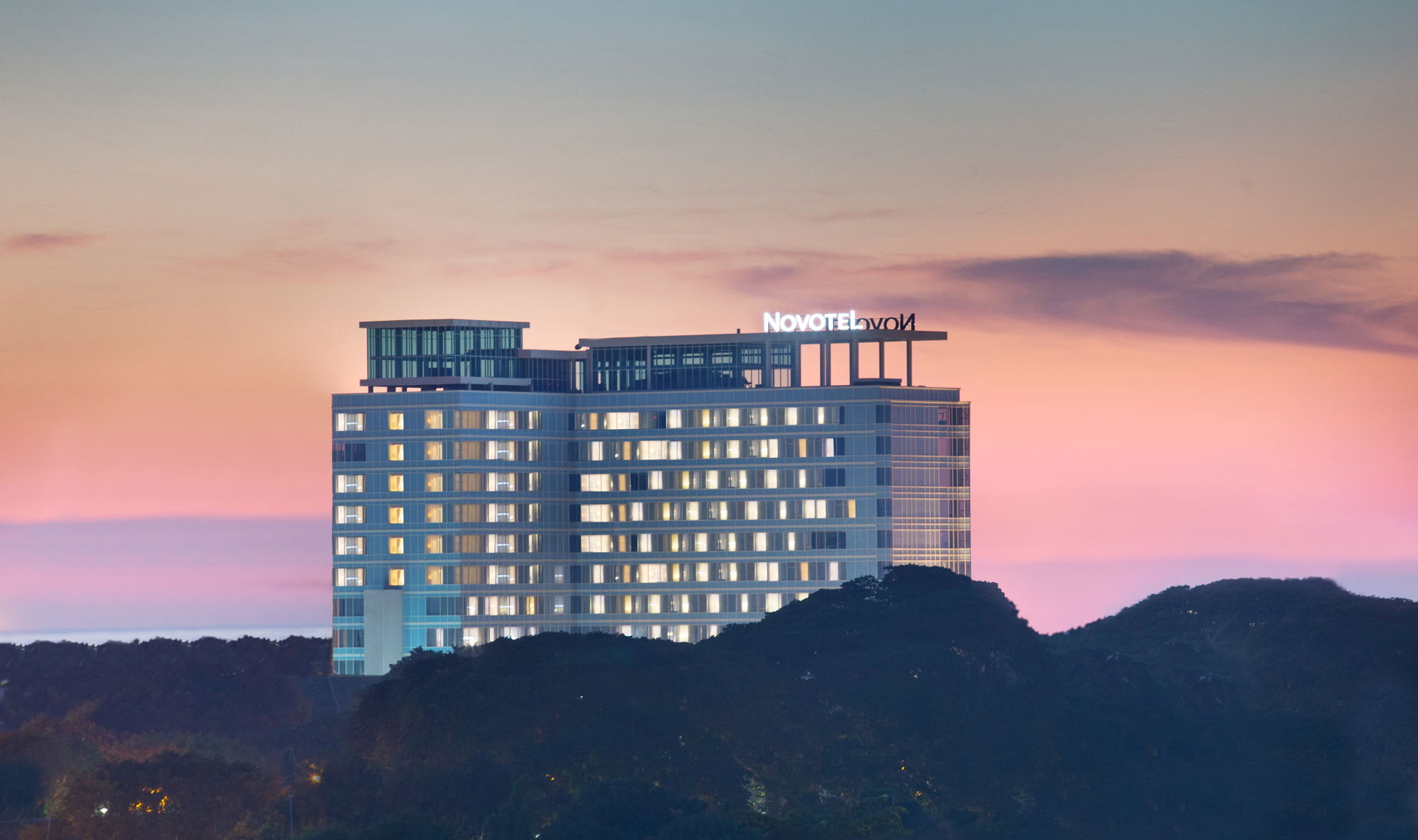Фото Novotel Makassar Grand Shayla