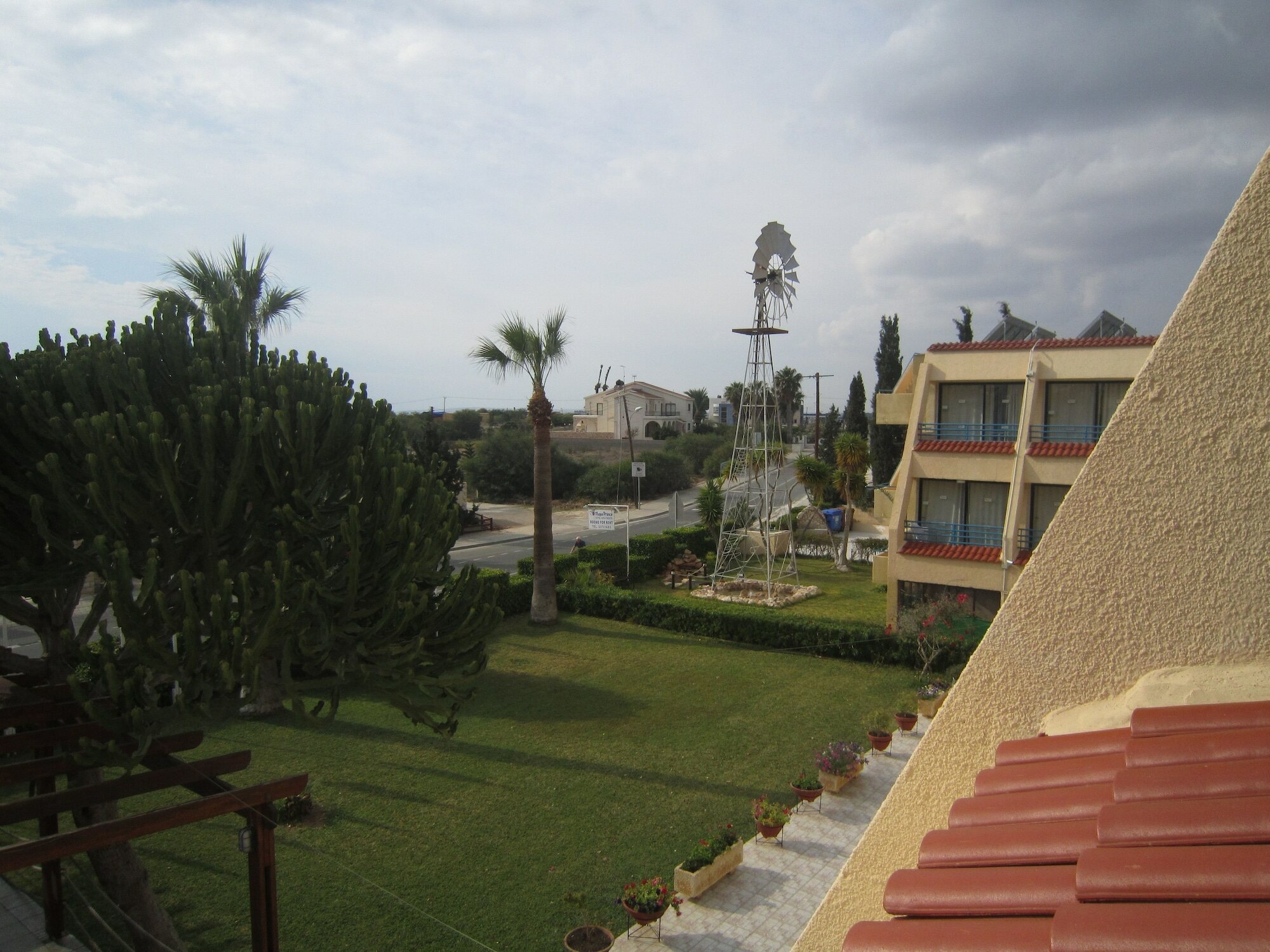 Фото Апартаменты Napa Prince Hotel