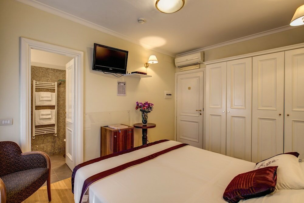 Фото Flann O'Brien Rooms