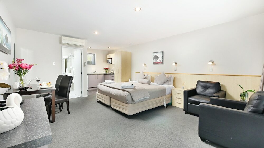 Фото Arthur's Court Motor Lodge