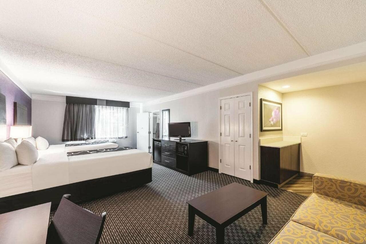 Фото La Quinta Inn & Suites by Wyndham San Antonio Downtown