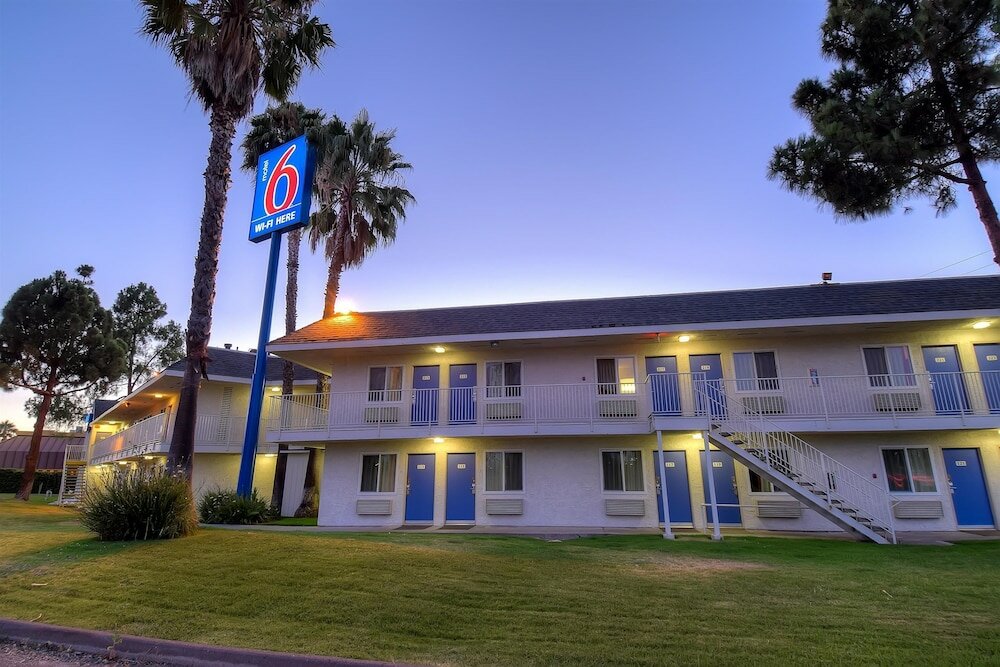 Фото Motel 6 San Diego, Ca - North