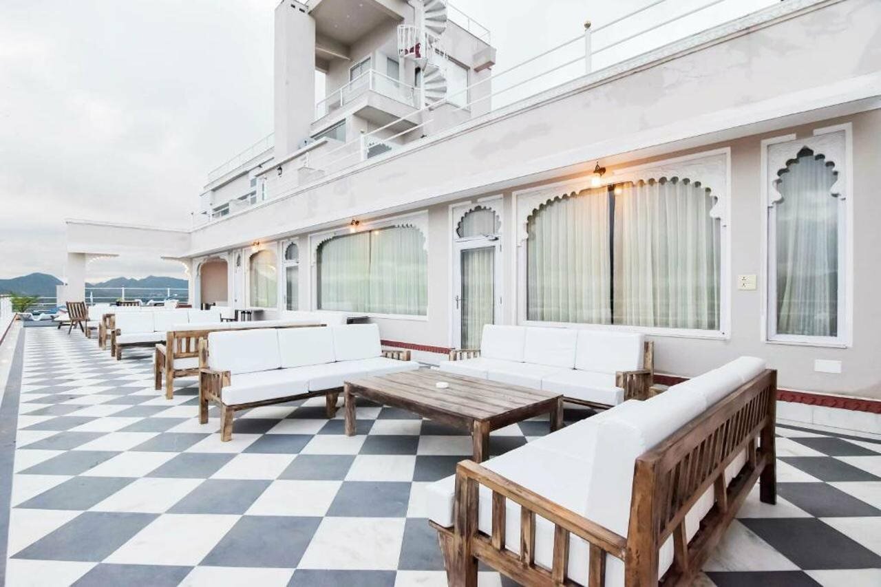 Фото Hotel Raj Kuber