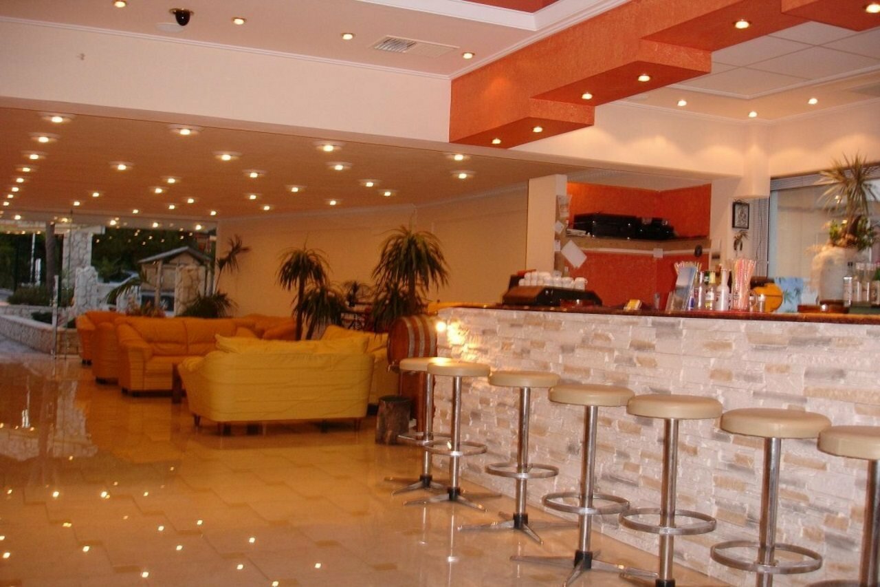 Фото Aloha Hotel