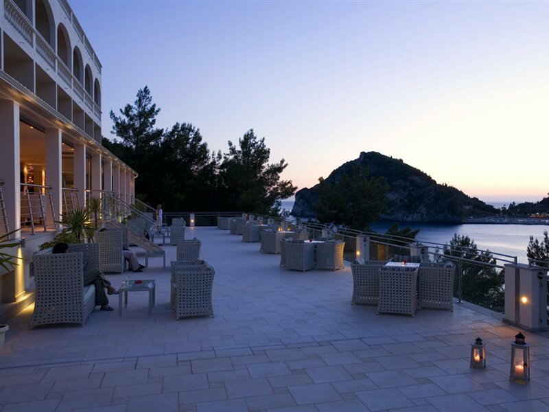 Фото Akrotiri Beach