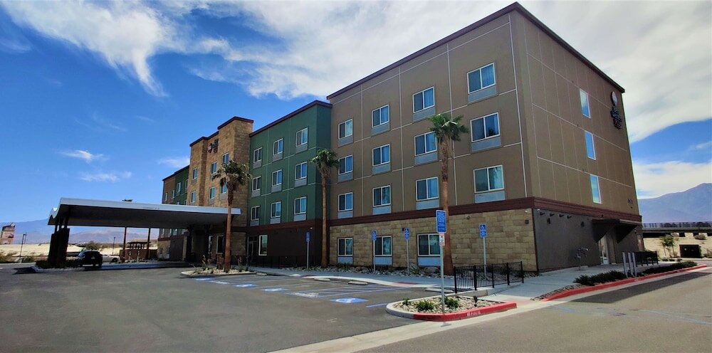 Фото Best Western Plus Desert View Inn & Suites