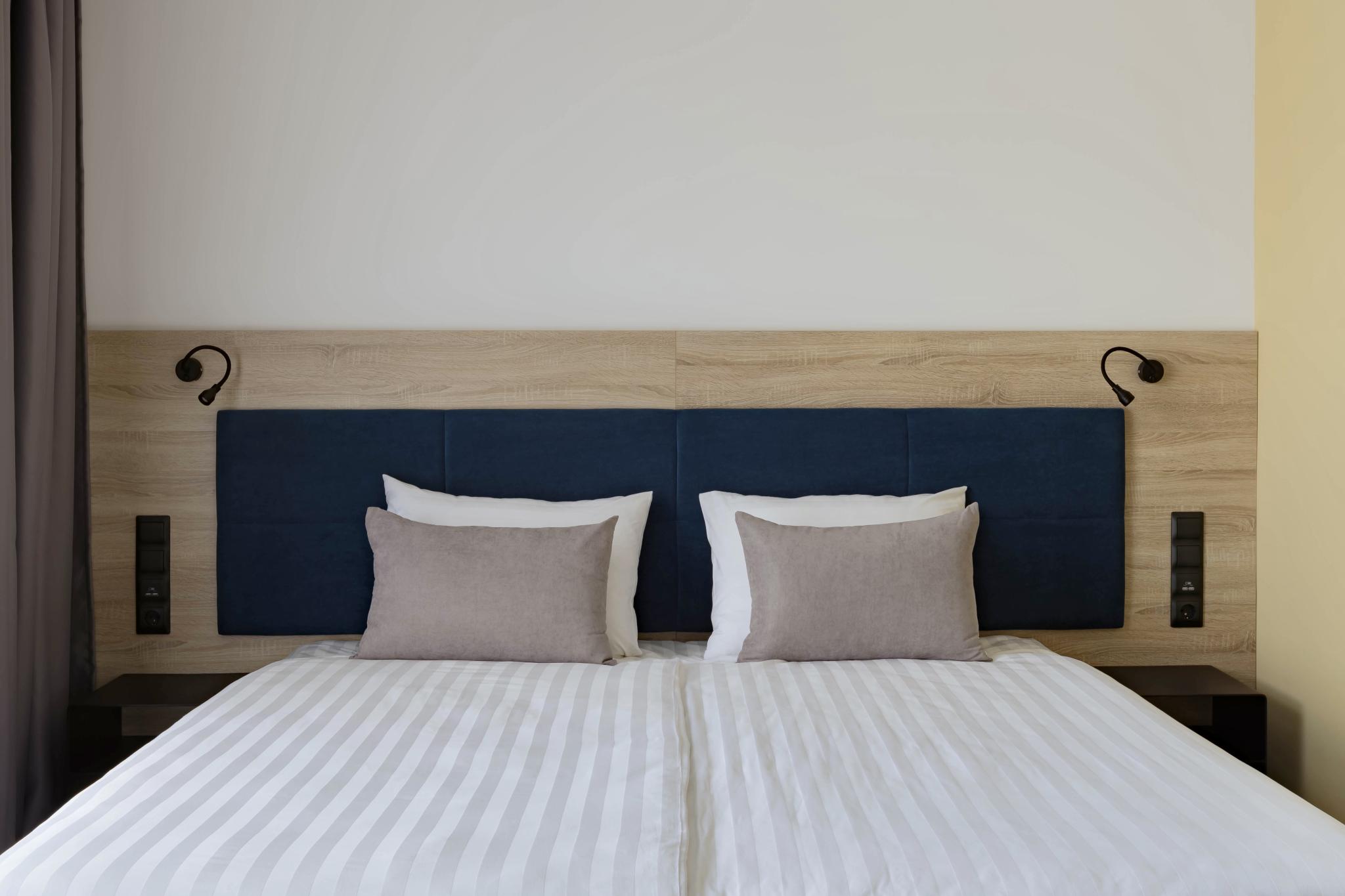 Фото Romanovo Hotel