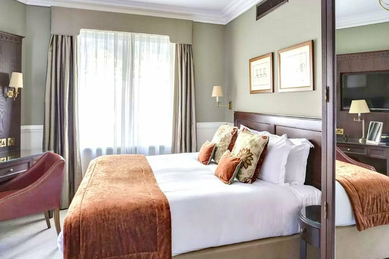 Фото St Paul's Hotel