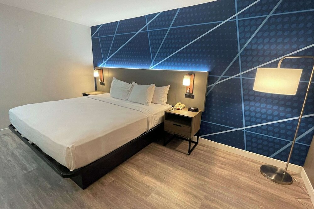 Фото Ramada by Wyndham Salt Lake City