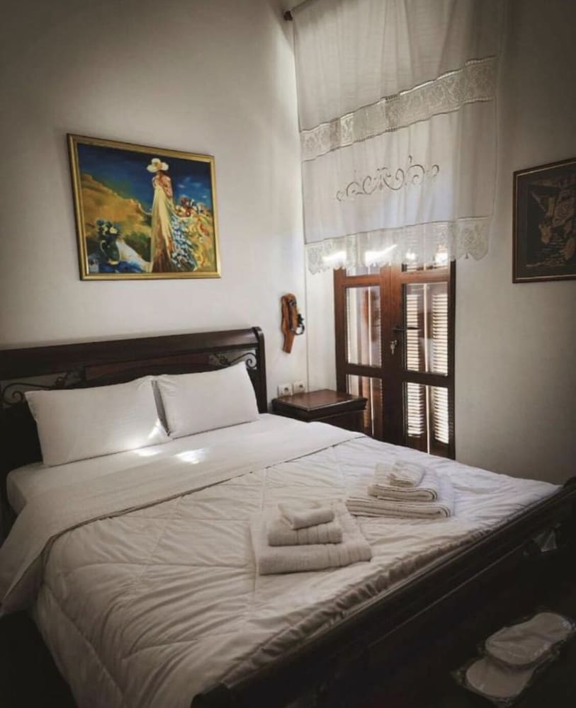 Фото White House Berat