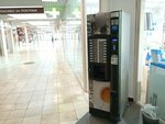 Art of the break (Lakhtinskiy Avenue, 85В) ، آلة القهوة
