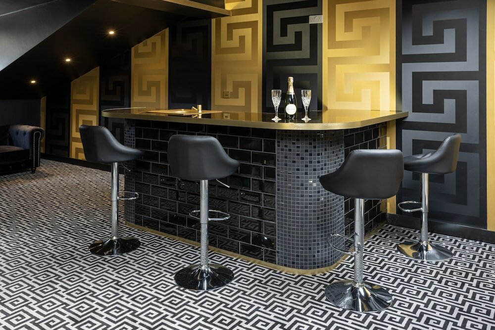 Фото Mischief Liverpool