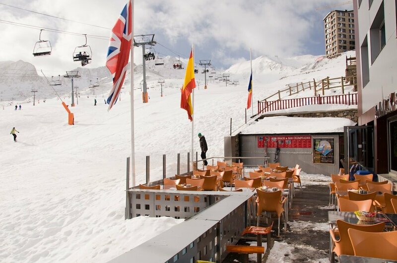 Гостиница Aparthotel Les Olimpiades в Пас-де-ла-Каза