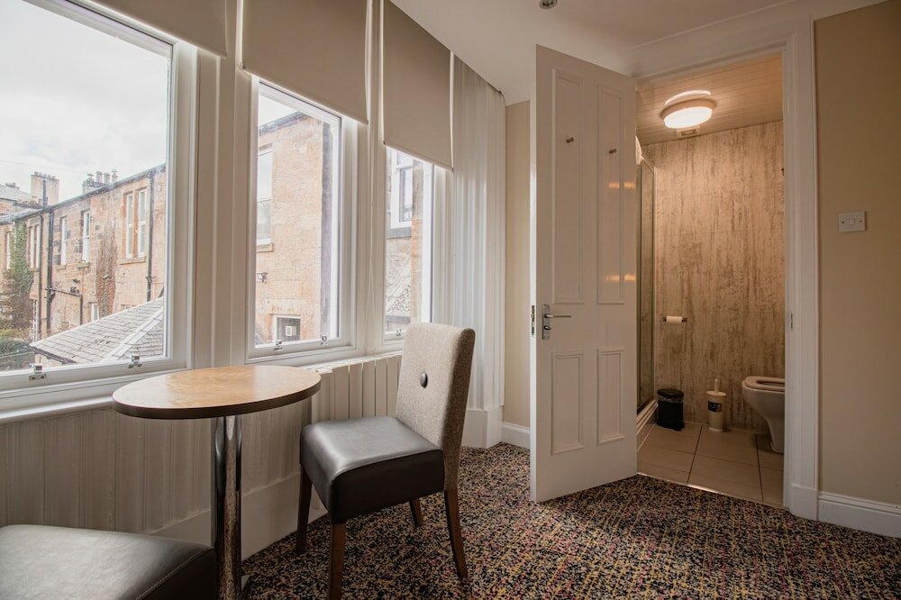 Фото Embassy Apartments