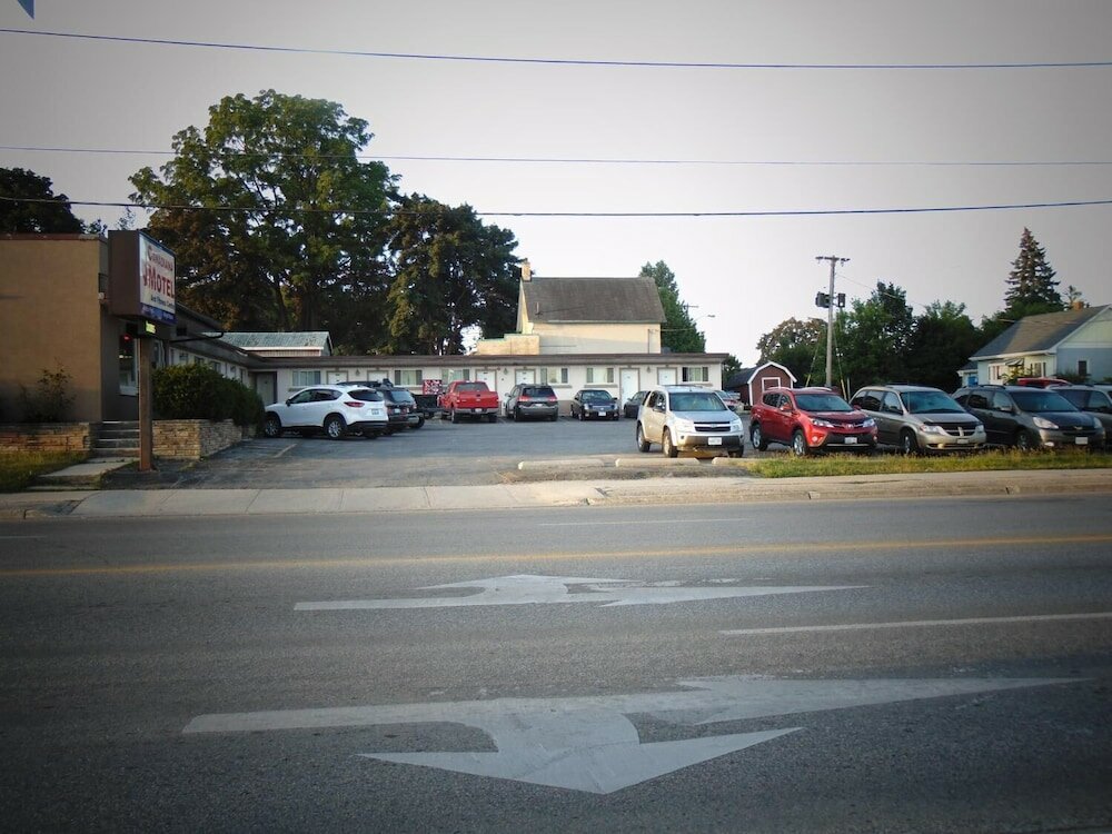 Фото Canadiana Motel