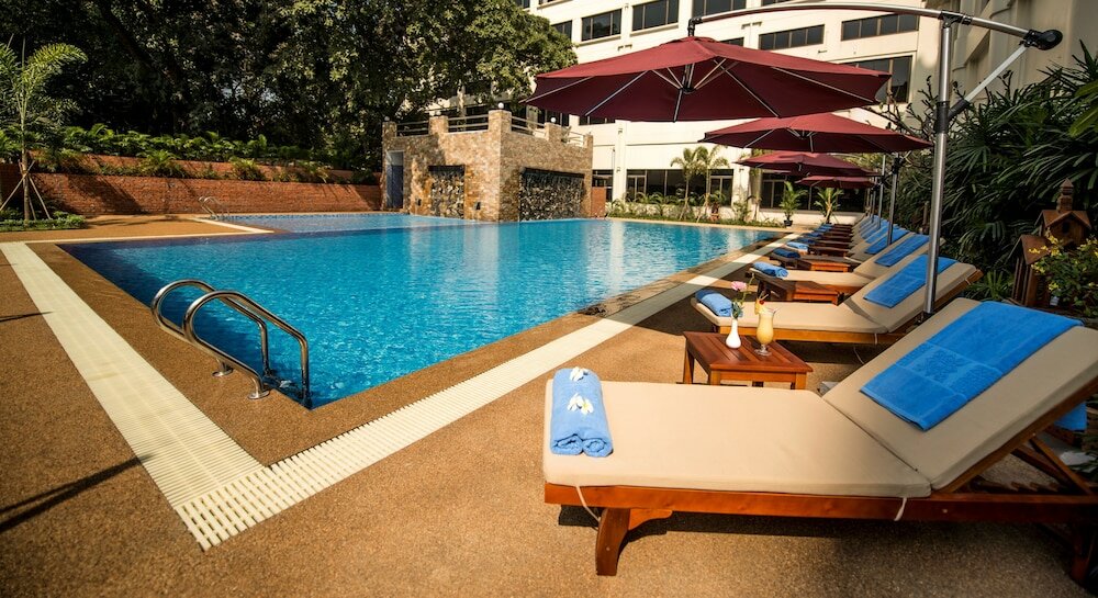 Фото Rose Garden Hotel