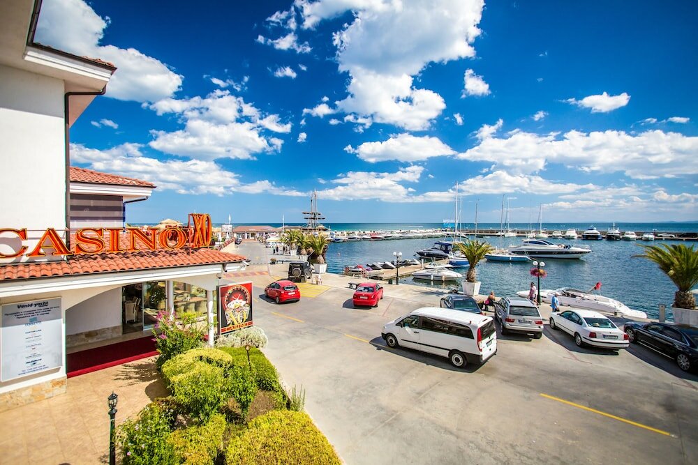 Фото Palace Marina Dinevi Hotel