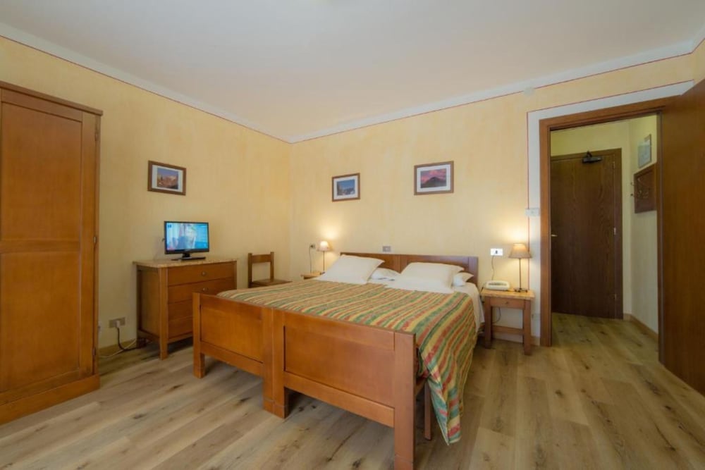 Фото Hotel Beau Sejour