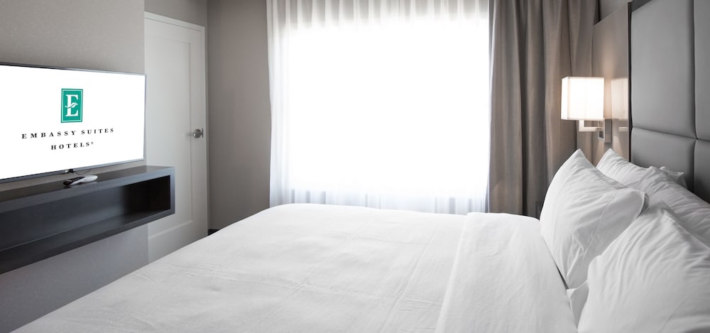 Фото Embassy Suites Kansas City/Olathe