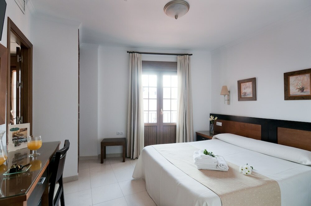 Фото Hotel Restaurante Blanco y Verde