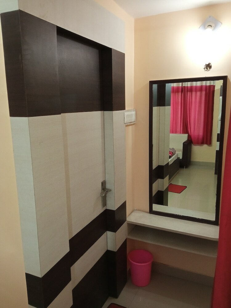 Фото Hotel Viraat Inn