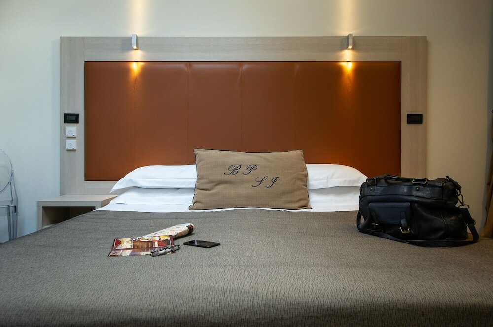 Фото Borgo Pio Suites Inn