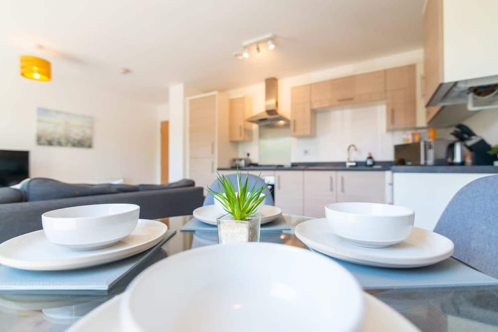 Фото Executive City Apartment -Near Greengate