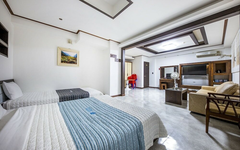 Фото Daejeon Yongjeon Q