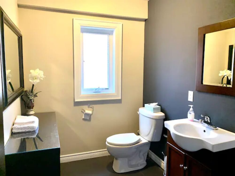 Фото Professional Three Bedroom Condo Suite