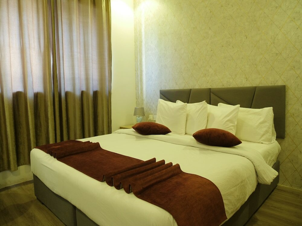 Фото Twins Downtown Hotel