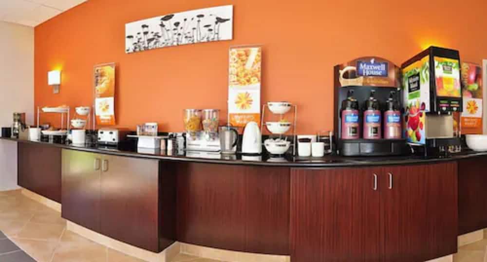 Фото Sleep Inn & Suites Medical Center