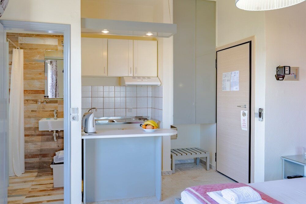 Фото Saint-Trope Studios