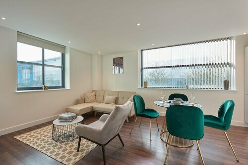 Гостиница New Eton House Residence - 2b Flat в Слау