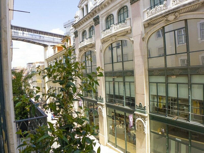 Гостиница Lv Premier Chiado Ch9 Elevator Balconies Center в Лиссабоне