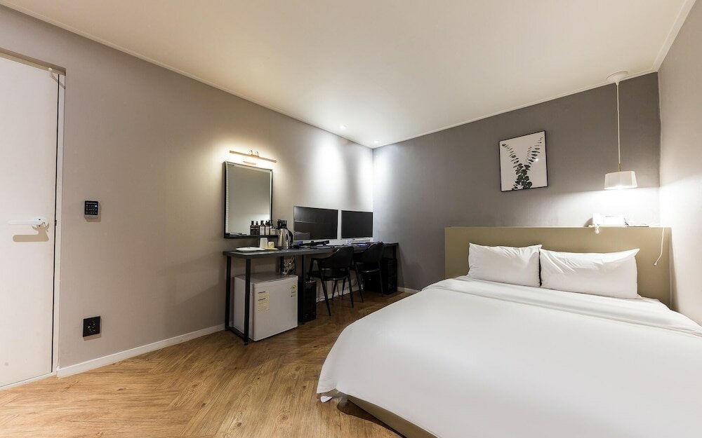 Фото Daejeon Yongjeon Hotel Ben