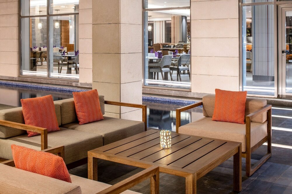 Фото DoubleTree by Hilton Riyadh Financial District Hotel & Suites