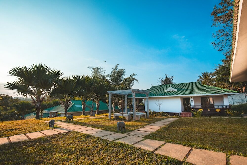 Фото Tuskers Hill by Poppys Anaikatti