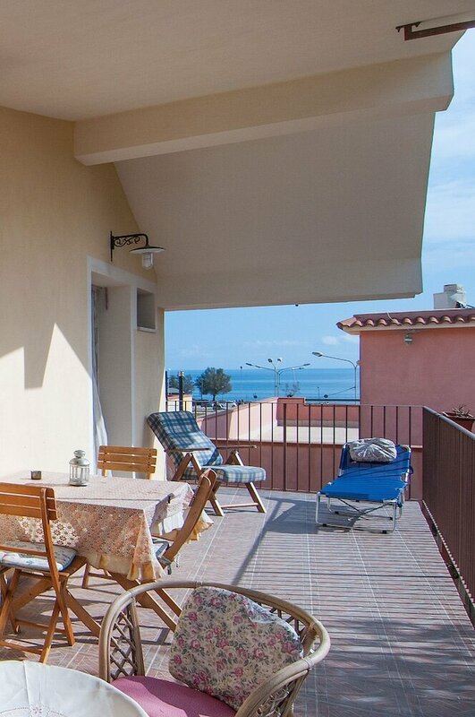 Гостиница Beautiful 1-bed House in Avola