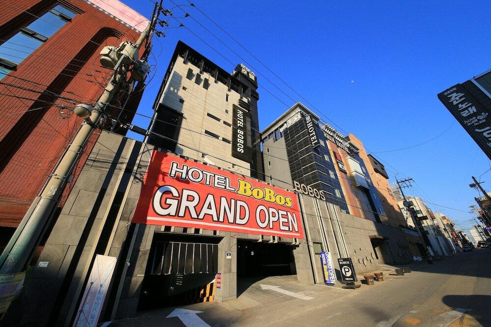 Фото Suwon City Hall Station Bobos