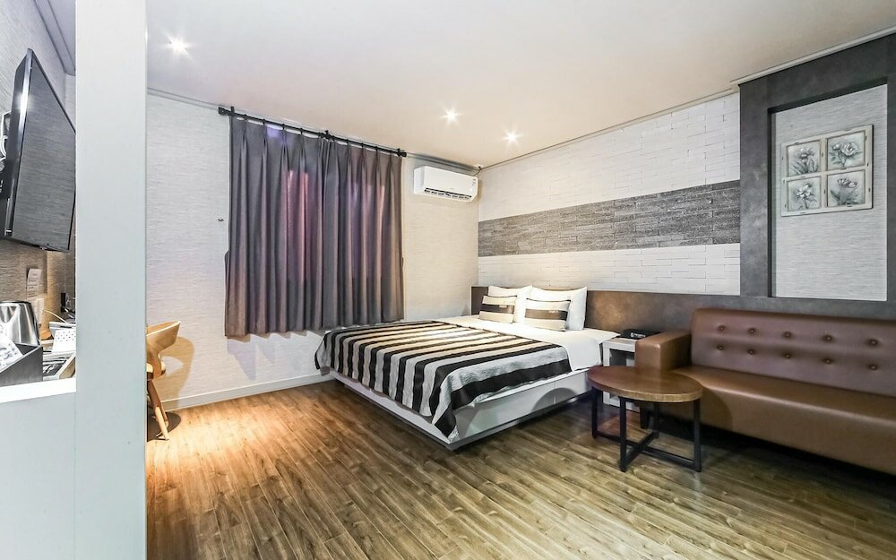 Фото Gimhae Eobangdong The Gentle Hotel