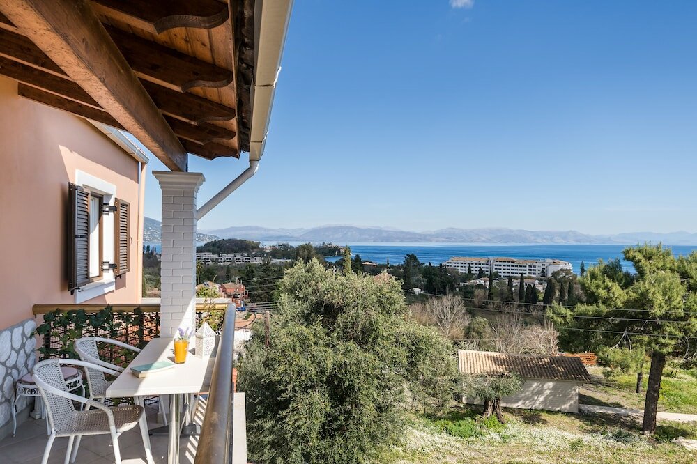 Фото Aloe Apartments by Konnect, 500m from Dassia Beach