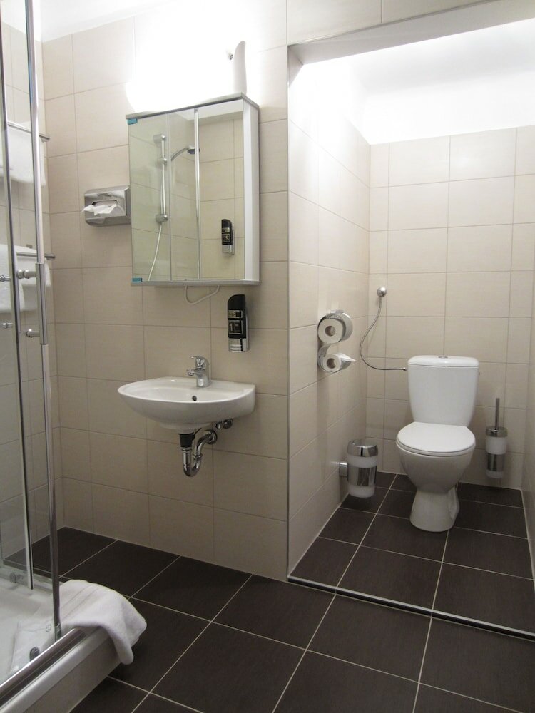 Фото Hotel Pension Baron am Schottentor