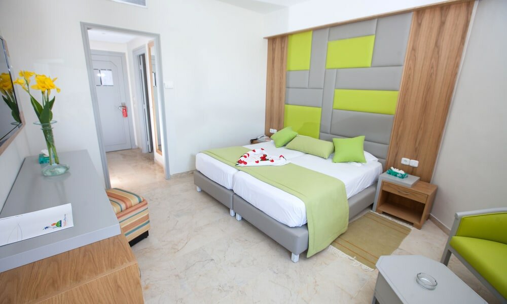 Фото Houda Yasmine Marine & SPA