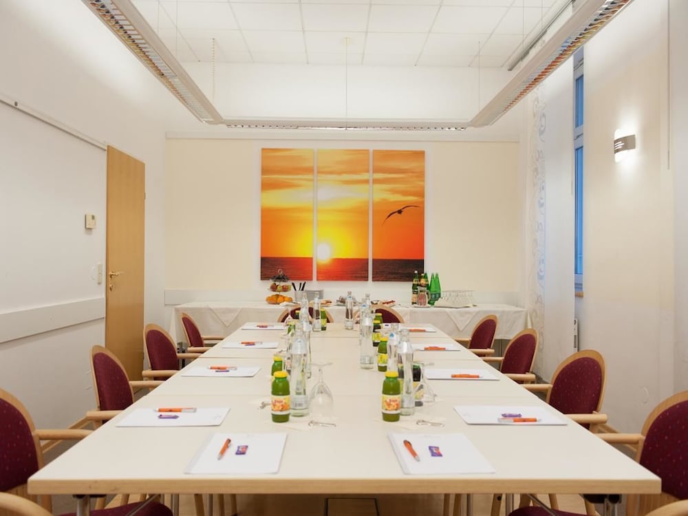 Фото Stadtoase Kolping Hotel