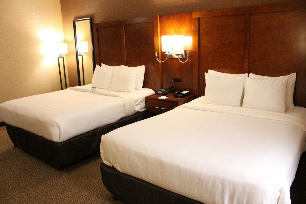 Фото Quality Suites Nyc Gateway